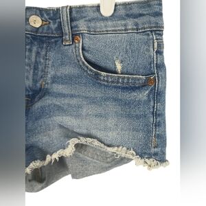 Woman's Sexy Low Rise Short Frayed Distressed Gently Used Size 6 by Divider